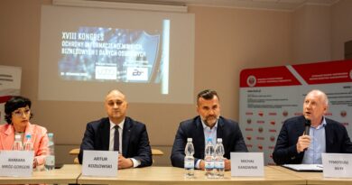 Przedstawiamy wykładowców V Zjazdu Pracowników Pionów Ochrony Przedstawiamy wykładowców V Zjazdu Pracowników Pionów Ochrony
